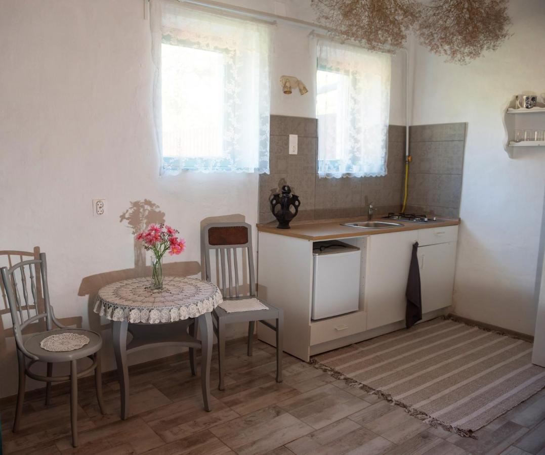 Vankos Vendeghaz Mindszent Buitenkant foto